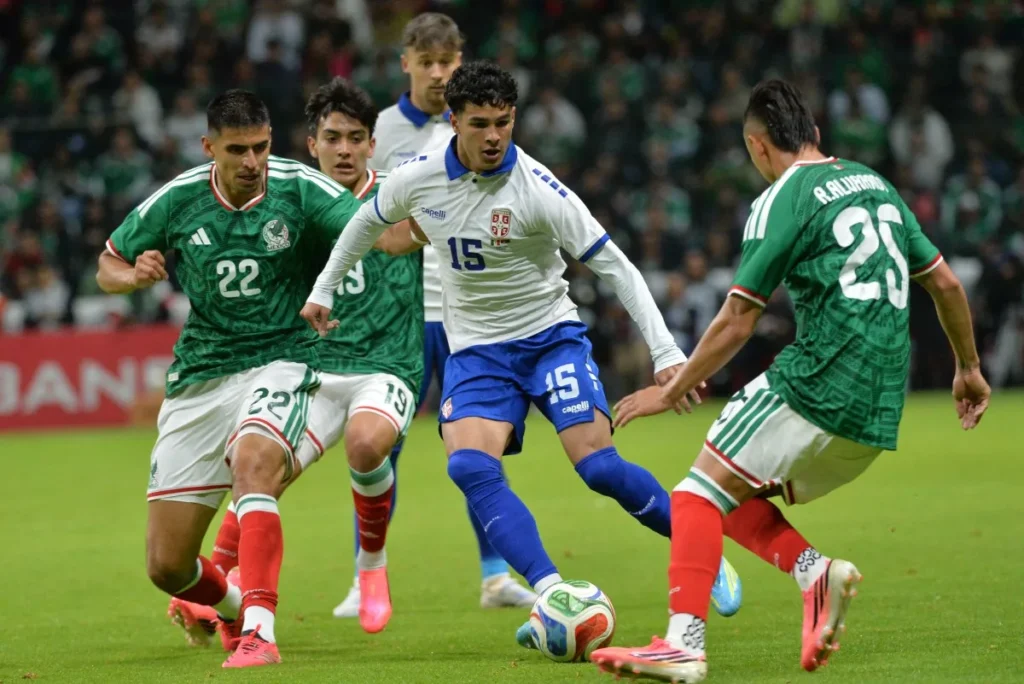 México golea a Serbia y afina detalles para el Mundial