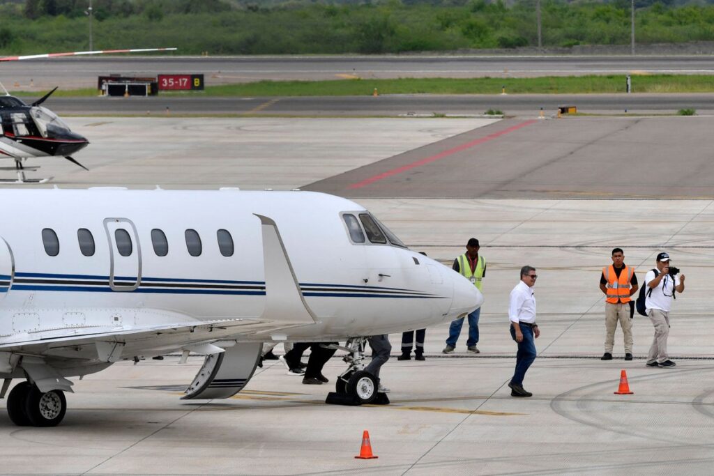 Juan Orlando Hernández regresa a Honduras tras indulto