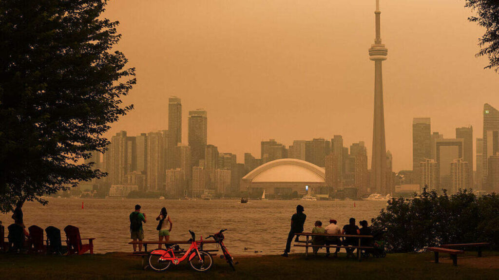 Incendios en Canadá obligan a evacuar comunidad en Ontario