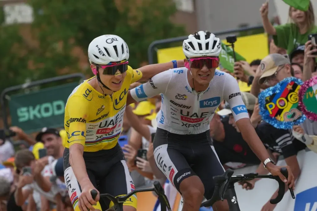 Isaac del Toro hace historia con podio en el Tour de Francia