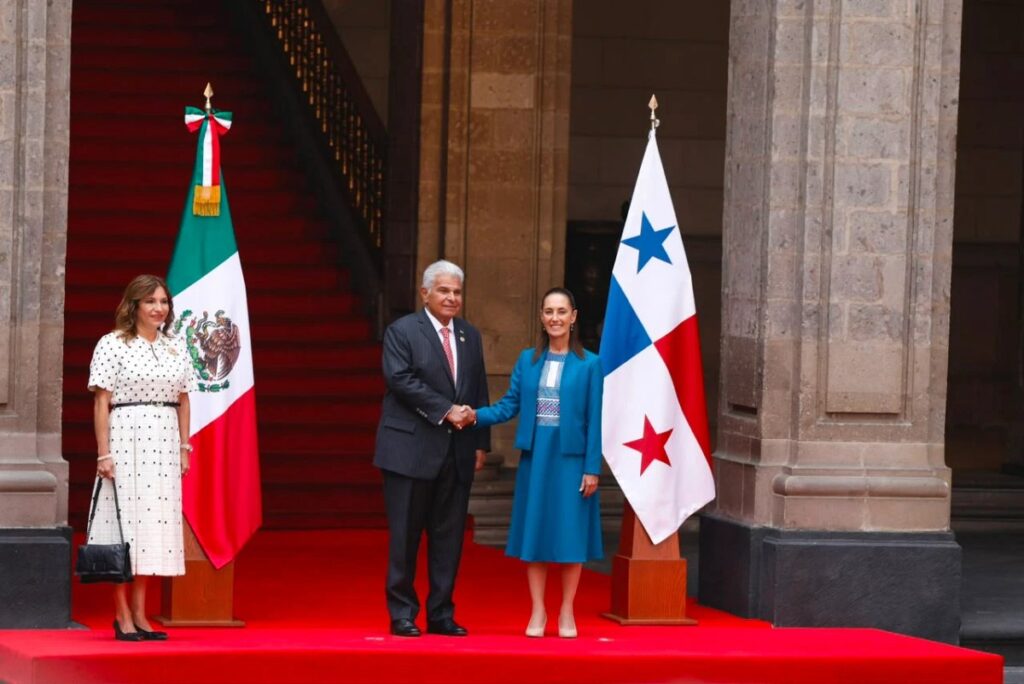 Sheinbaum recibe a presidente de Panamá en Palacio Nacional