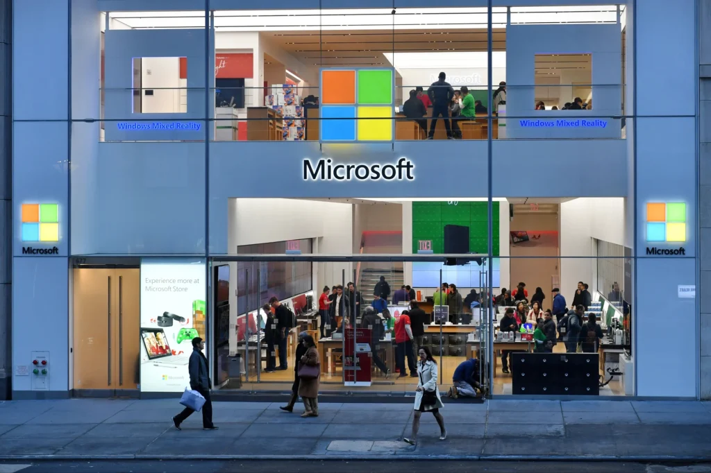 Microsoft despedirá 4,800 empleados por inversión en IA