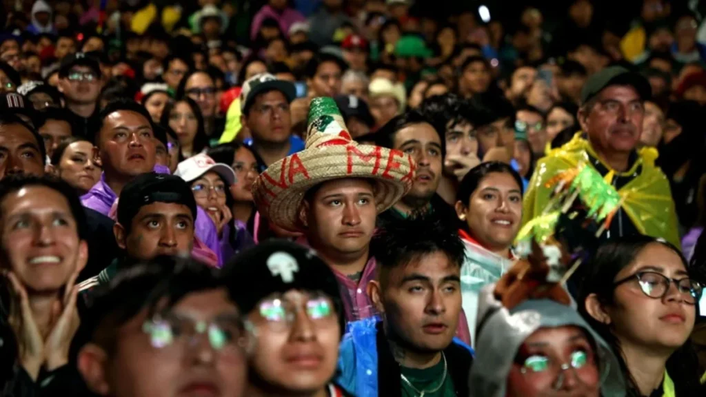 Derrota del Tri apaga el ánimo en el Zócalo