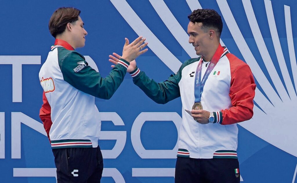 México gana oro dramático en clavados sincronizados