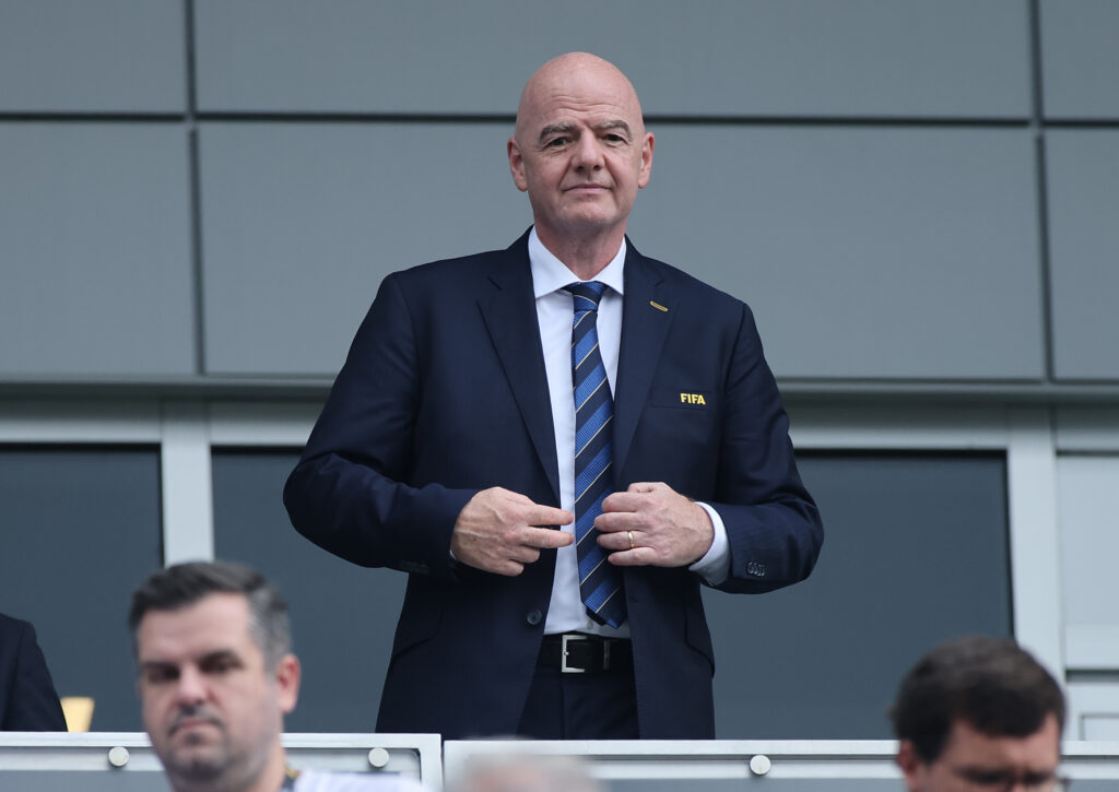 UEFA amenaza con demandar a la FIFA por plan de Infantino