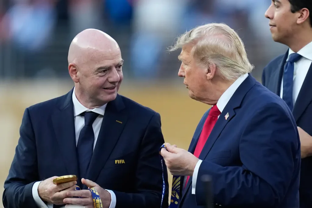 UEFA amenaza con demandar a la FIFA por plan de Infantino